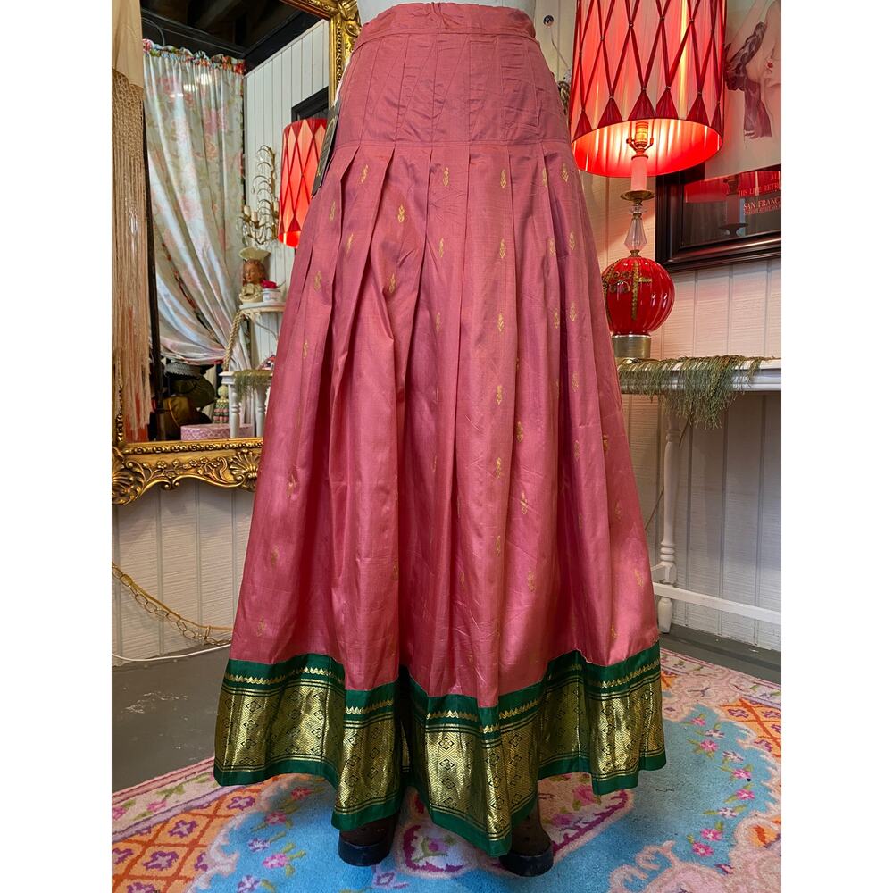 Y2K vintage pink and green Indian sari maxi skirt￼full Bollywood med 28 30 boho